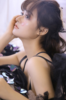 打女佣的屁屁